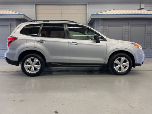 Used 2015 Subaru Forester 2.5i w/ Alloy Wheel Package image 8