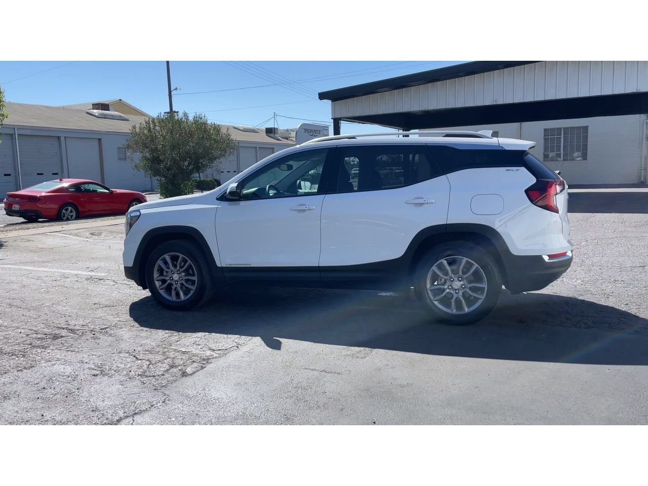 Used 2024 GMC Terrain SLT AWD/4WD image 8
