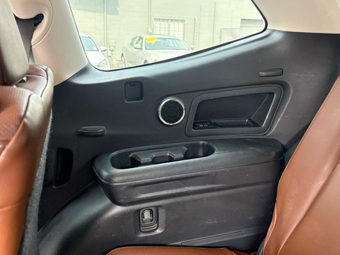 Used 2019 Subaru Ascent Touring w/ Popular Package #2 AWD/4WD image 39