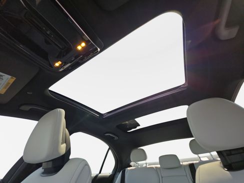 Used 2024 Mercedes-Benz C 300 Sedan image 30