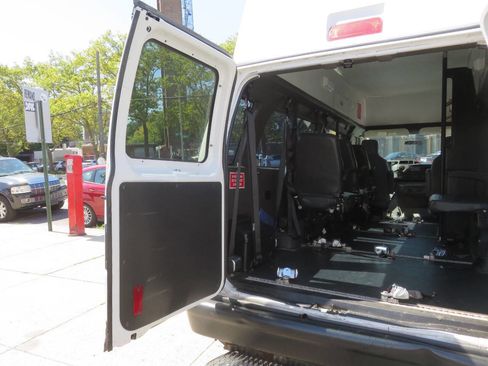 Used 2013 Ford E-250 and Econoline 250 Extended w/ PWR Group image 18