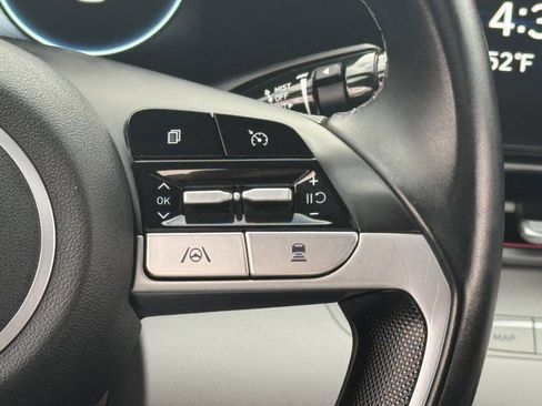 Used 2021 Hyundai Elantra Limited image 22