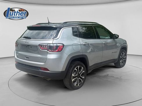 Used 2022 Jeep Compass Limited AWD/4WD image 5