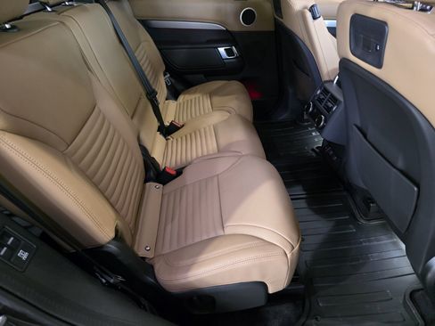 New 2026 Land Rover Discovery Limited Edition image 5