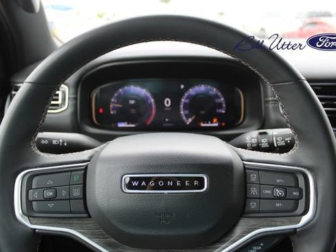 Used 2024 Jeep Wagoneer Series II w/ Flexible Seating Group AWD/4WD image 22