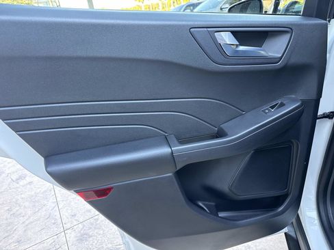 Used 2023 Ford Escape ST-Line Select image 11