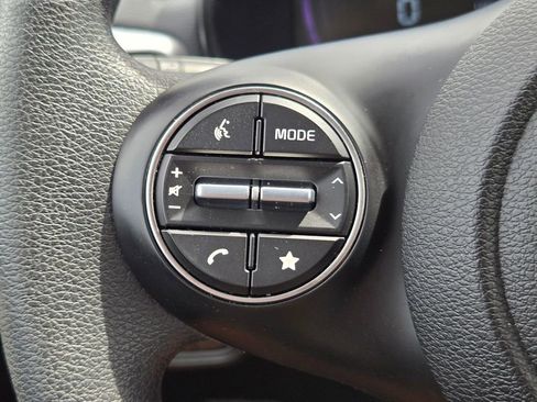 Certified 2025 Kia Soul LX w/ LX Technology Package FWD image 22