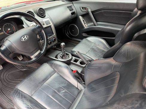 Used 2004 Hyundai Tiburon GT FWD image 2