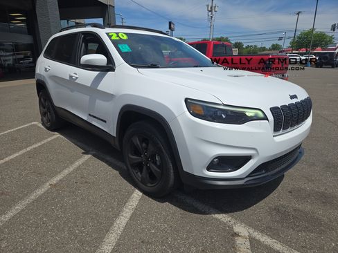 Used 2020 Jeep Cherokee Latitude Plus AWD/4WD image 1
