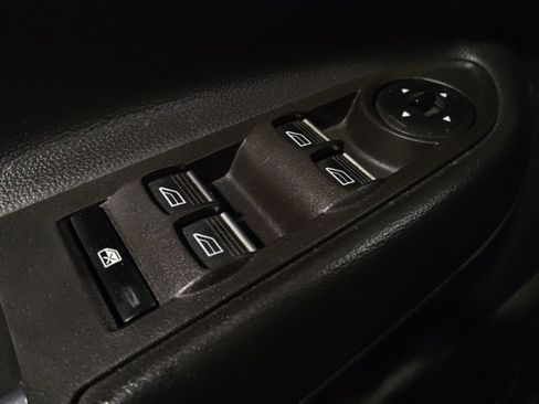 Used 2019 Ford Escape SE image 27