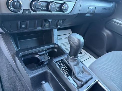 Used 2022 Toyota Tacoma SR image 27