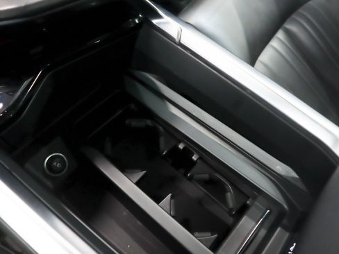 Used 2022 Audi e-tron Premium image 22