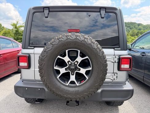 Used 2019 Jeep Wrangler Sport AWD/4WD image 16