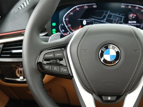 Used 2023 BMW 540i xDrive w/ Premium Package AWD/4WD image 11