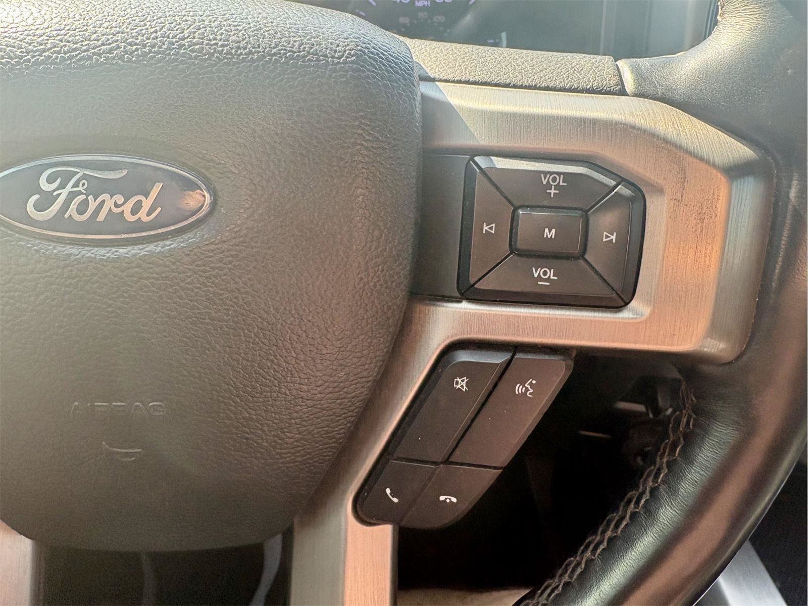 Used 2021 Ford F250 Platinum w/ FX4 Off-Road Package AWD/4WD image 22