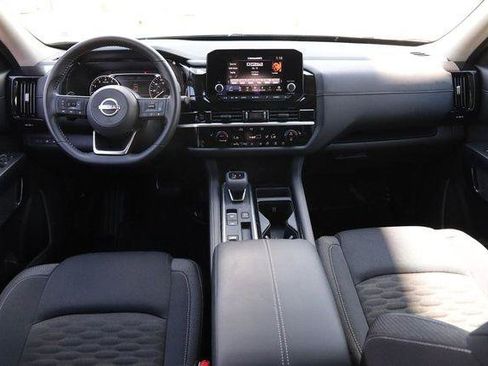 Used 2025 Nissan Pathfinder SV w/ SV Premium Package FWD image 24