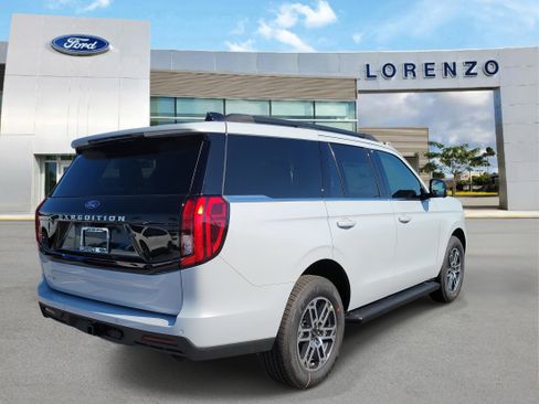 New 2026 Ford Expedition Active image 4