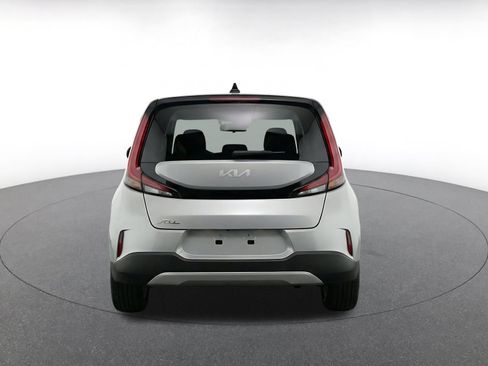 Used 2025 Kia Soul LX w/ LX Technology Package FWD image 7