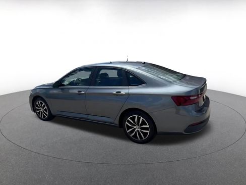 Used 2025 Volkswagen Jetta SE FWD image 10