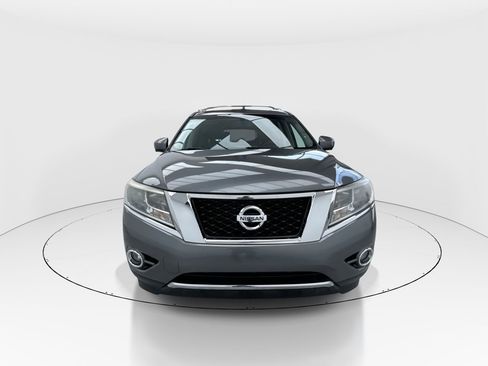 Used 2016 Nissan Pathfinder Platinum w/ Family Entertainment Package image 3