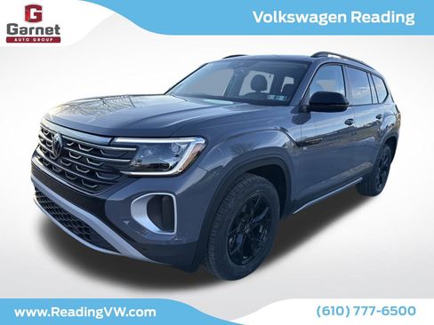 New 2026 Volkswagen Atlas Peak Edition image 1