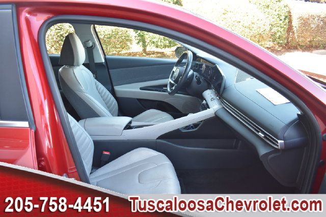 Used 2025 Hyundai Elantra Limited FWD image 26