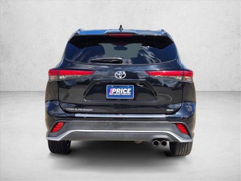 Used 2023 Toyota Highlander XSE FWD image 6