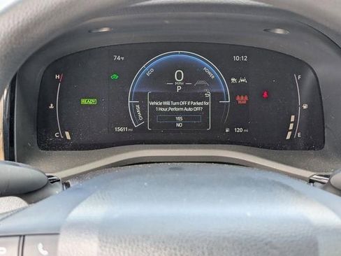 Used 2025 Toyota Camry LE w/ Convenience Package image 18