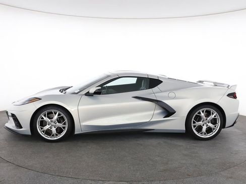 Used 2021 Chevrolet Corvette Stingray Preferred Cpe w/ Z51 Performance Package RWD image 7