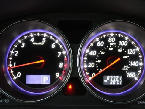 Used 2010 INFINITI M35 w/ Technology Pkg RWD image 14