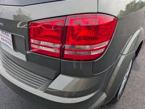 Used 2017 Dodge Journey SE FWD image 12