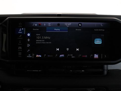 Used 2025 Jeep Wrangler Unlimited Sahara AWD/4WD image 16