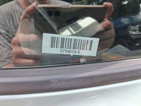 Used 2025 Hyundai Venue SEL FWD image 16