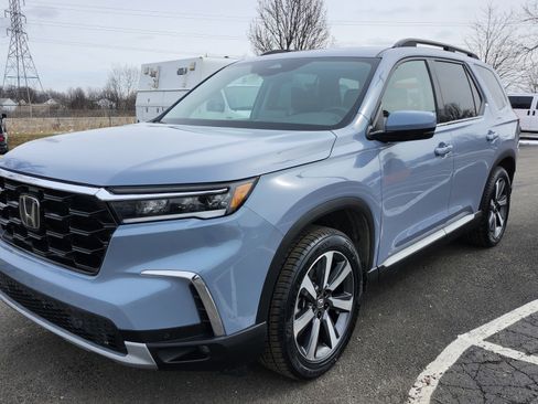 Used 2024 Honda Pilot Touring image 16