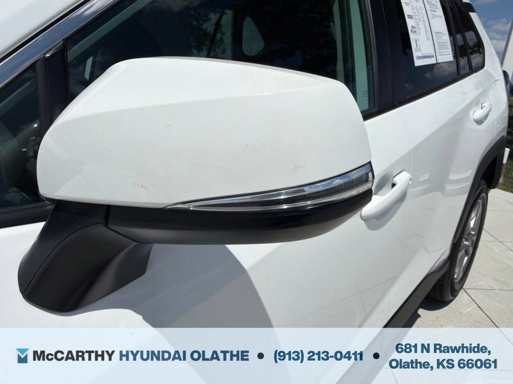 Used 2024 Toyota RAV4 XLE FWD image 17