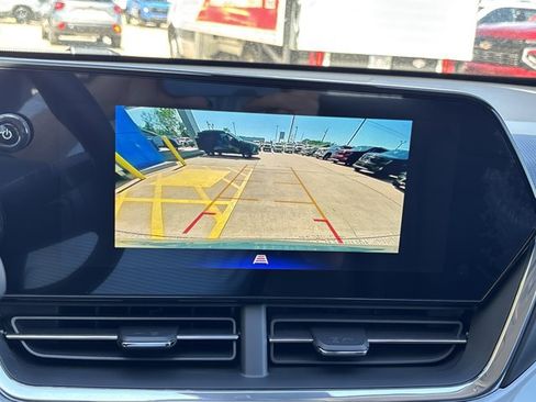 New 2026 Chevrolet Trax LT w/ LT Convenience Package FWD image 30