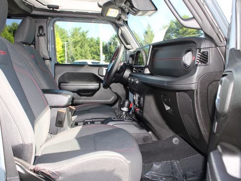 Used 2024 Jeep Wrangler Unlimited Rubicon AWD/4WD image 12