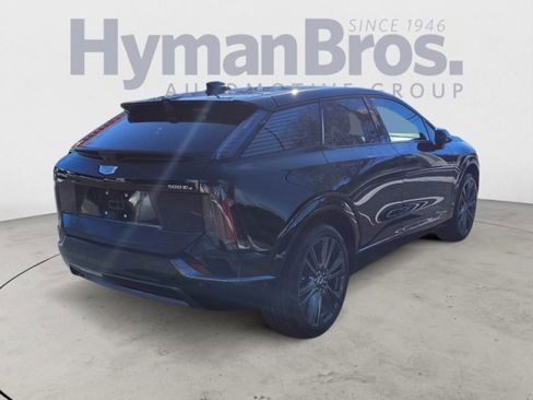 Used 2025 Cadillac Optiq Sport 2 image 3