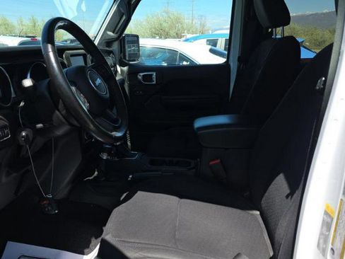 Used 2022 Jeep Gladiator Sport AWD/4WD image 4