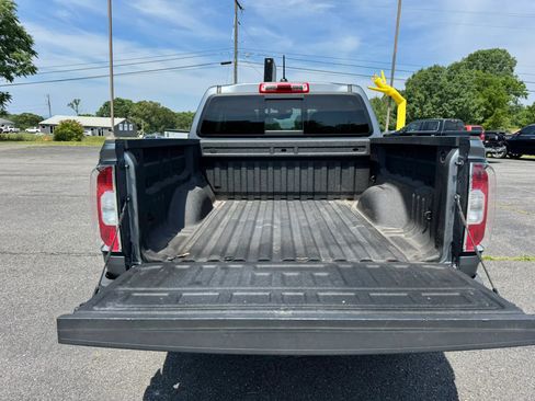 Used 2018 GMC Canyon SLE w/ SLE Convenience Package AWD/4WD image 17