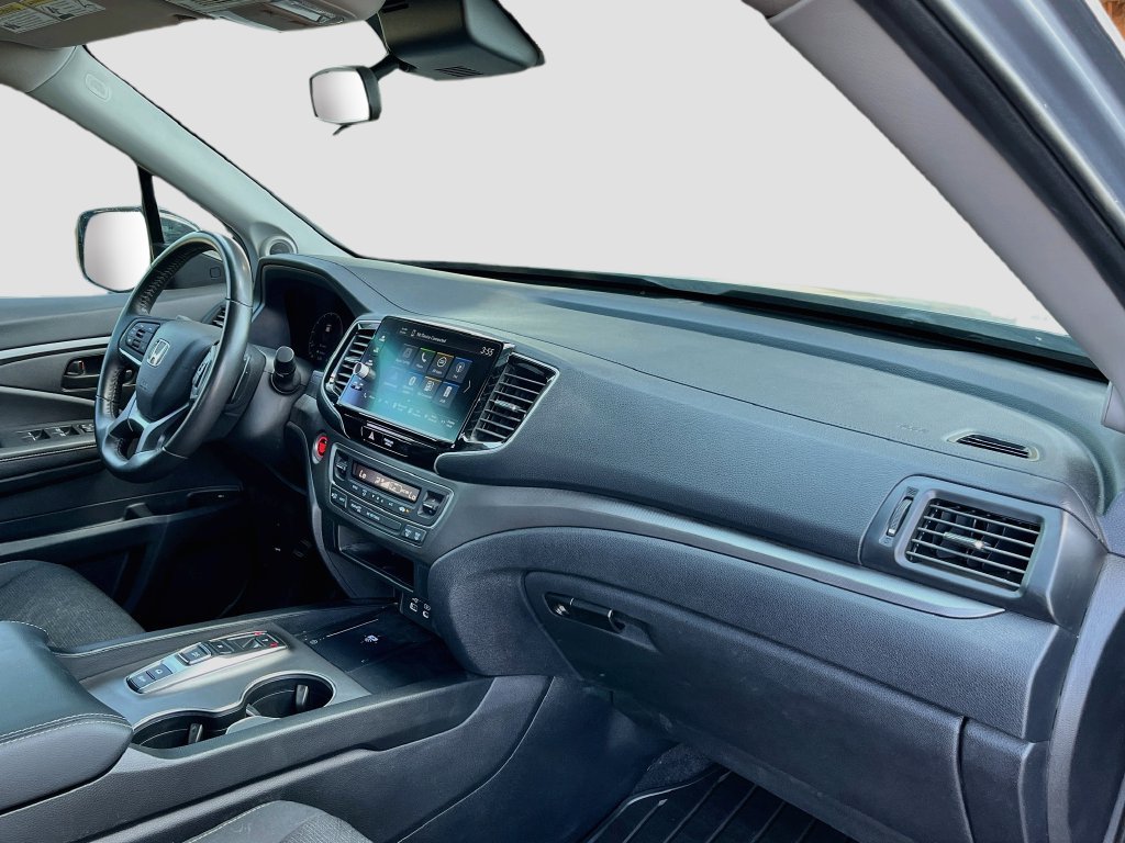 Used 2025 Honda Ridgeline Sport image 27