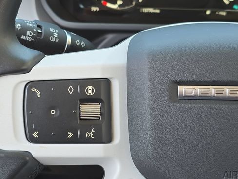 Certified 2025 Land Rover Defender 90 X-Dynamic SE AWD/4WD image 17