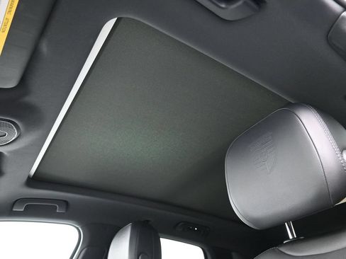 Certified 2024 Porsche Cayenne AWD/4WD image 14