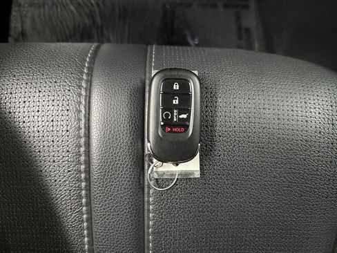 Used 2024 Honda Pilot Elite image 46