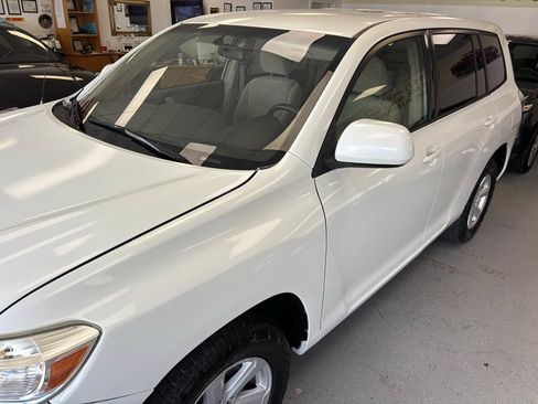 Used 2008 Toyota Highlander 2WD w/ Cold Weather Pkg image 3