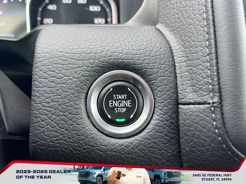 Used 2021 GMC Yukon Denali w/ Denali Premium Package image 30