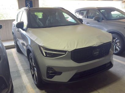 New 2026 Volvo XC40 B5 Ultra w/ Protection Package Premier