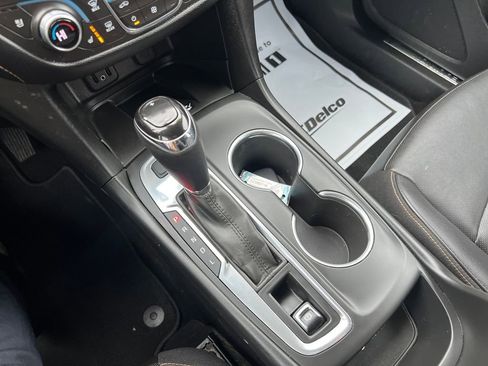 Used 2018 Chevrolet Equinox Premier image 18