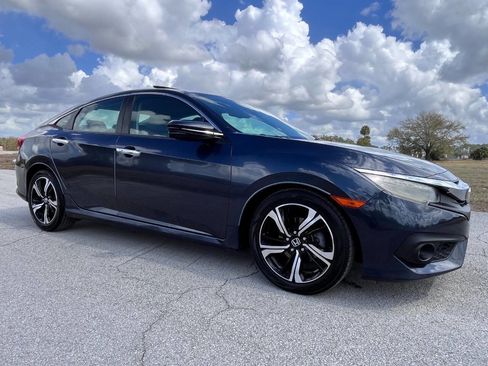 Used 2016 Honda Civic Touring image 12