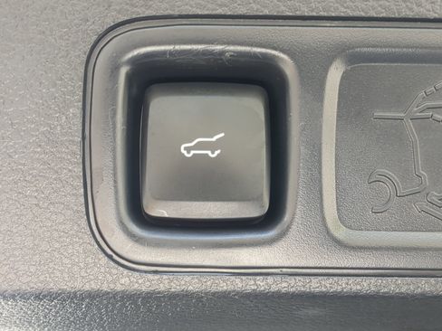 Certified 2023 Ford Expedition Limited image 39